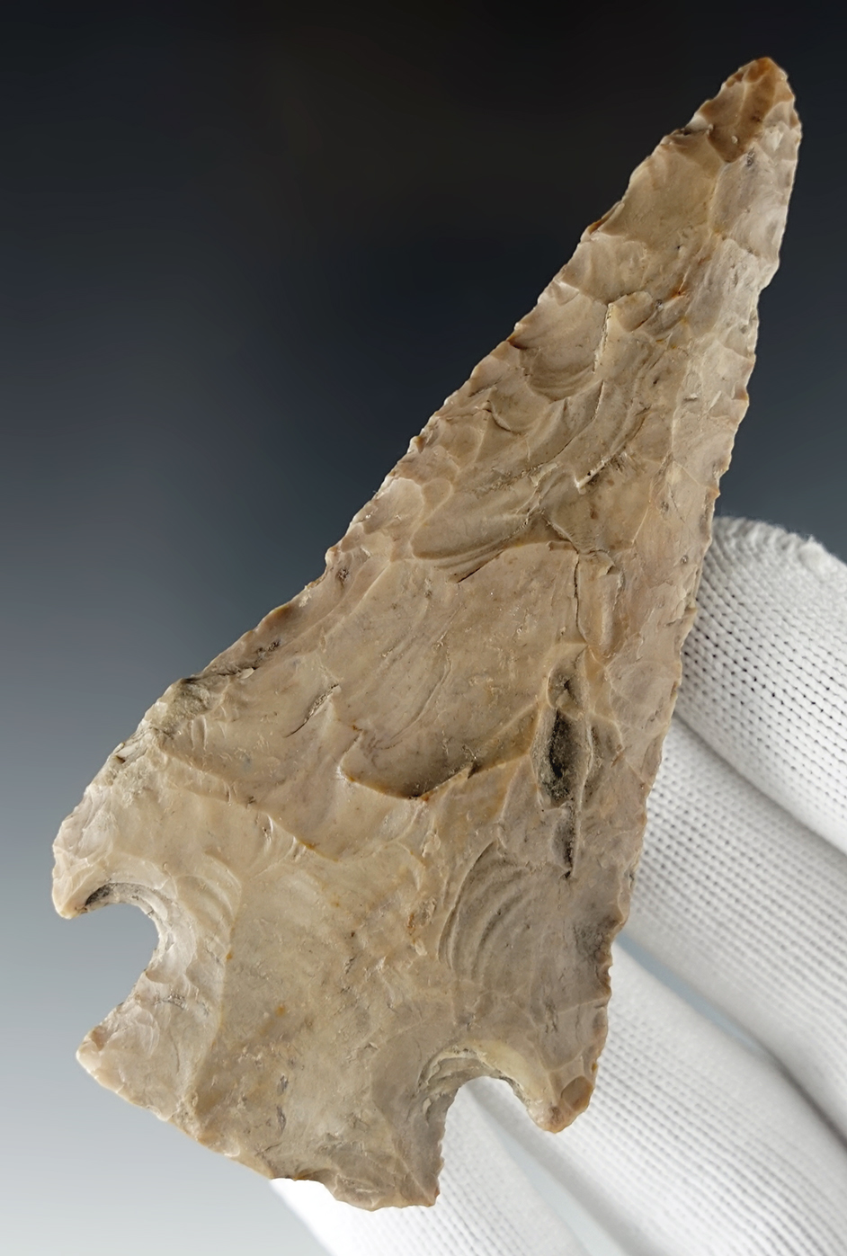 4" Flint Ridge Flint Hopewell found in Darke Co., Ohio. A few use nicks to blade edges.