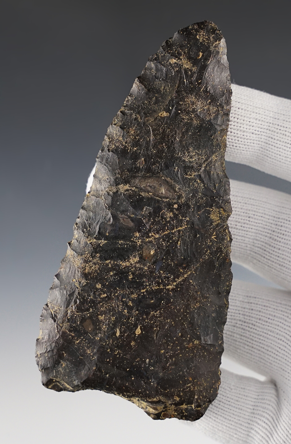 4 1/4" Paleo Blade that is well made from Coshocton Flint. Found in Stark Co., Ohio.