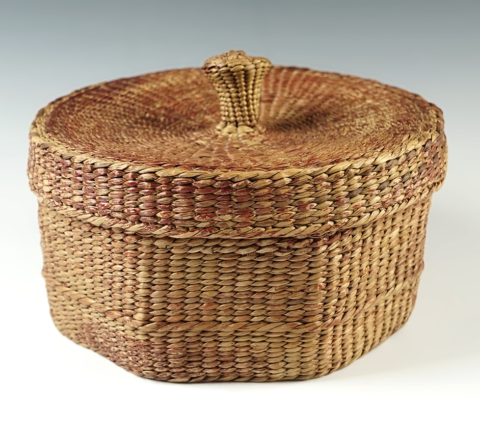 Tightly woven 6 1/4" diameter by 3 1/4" tall Vintage Lidded Basket in excellent condition.